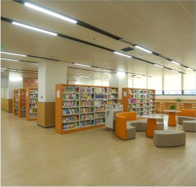 南城北部学校图书馆